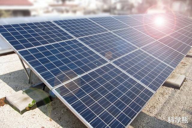 太阳能电池|一小块太阳能电池板为什么遇到阳光就可以发电？原理是什么？