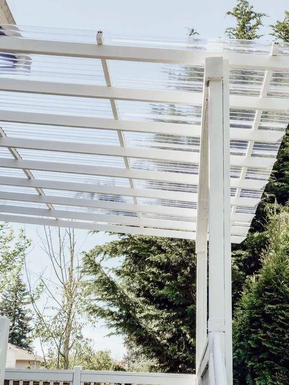 阳光房|财大气粗用玻璃做廊架顶,不如用波板塑料,光清洁这块就让人省心