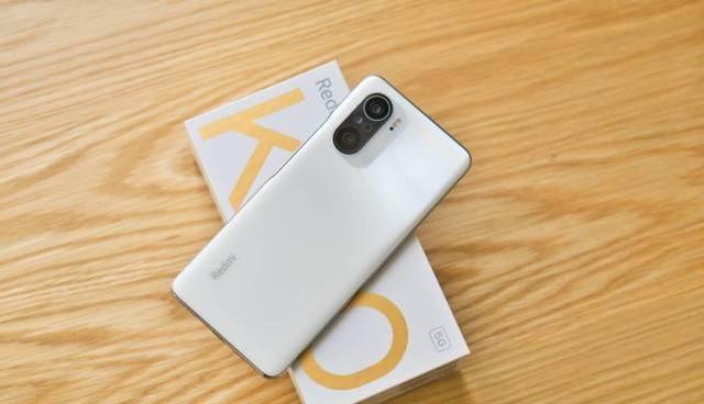 红米手机|1589元真香？骁龙870+三星E4屏+48MP三摄，红米K40加速离场