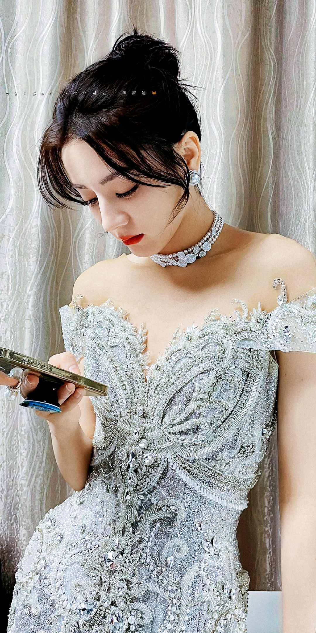 程潇|迪丽热巴春日大片上新，优雅大方，网友：十里春风，不如你