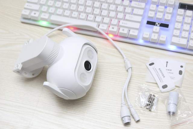 专项整治|双云台人形追踪，看车神器——小白室外全景摄像机云台版Q1