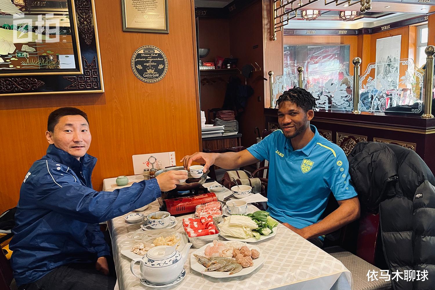德国队|我，从小踢足球，投入几十万，没走上职业道路，31岁踢进德国联赛