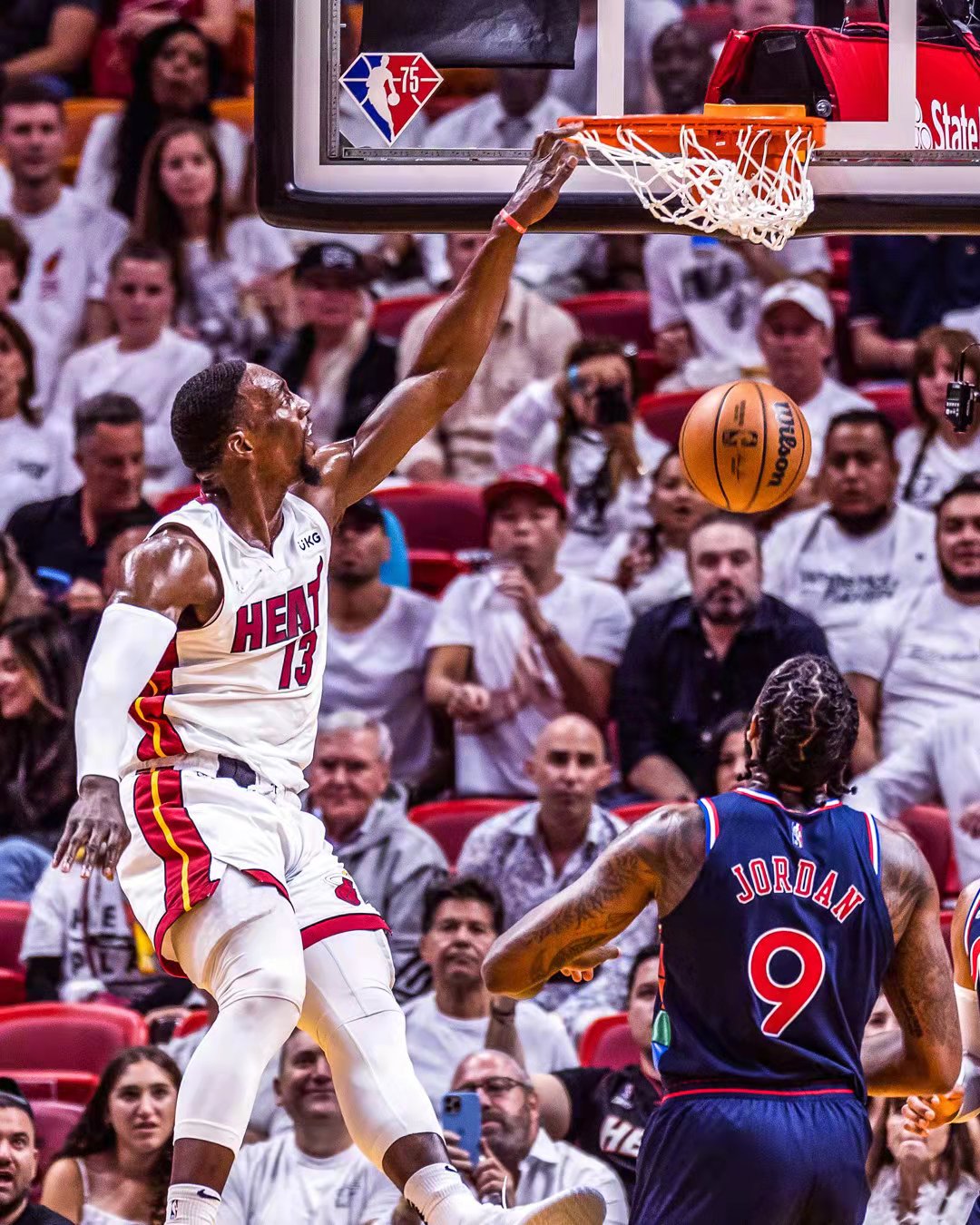 热火队|22+6+12！巴特勒爆发热火2-0，哈登状态低迷，马克西34+3尽力了