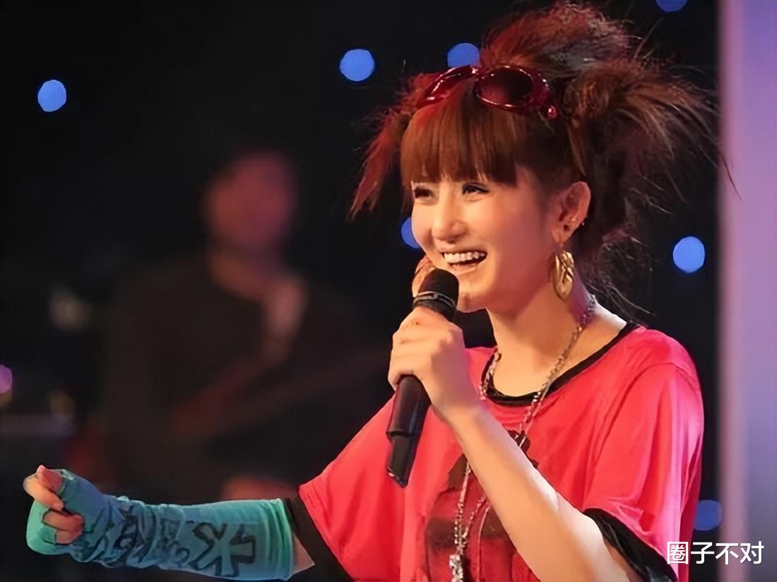 谢娜|离开何炅的谢娜，被打回了原形