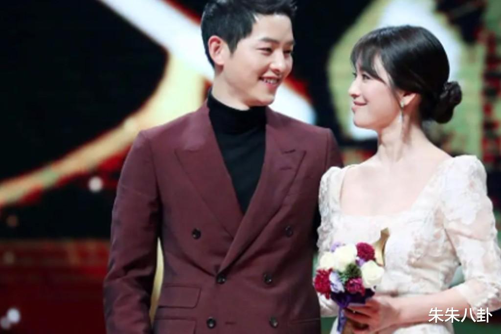 宋仲基|离婚3年，宋仲基与宋慧乔的差距一目了然，原来一切早有预兆