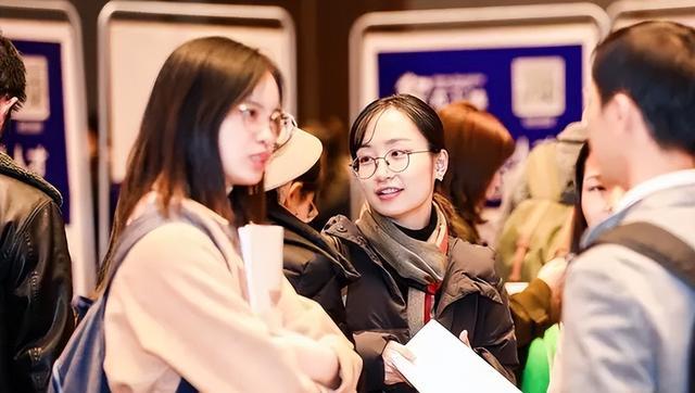 职业教育|华为公布校招拟聘名单,一眼望去全是985毕业生,普通人该咋办?