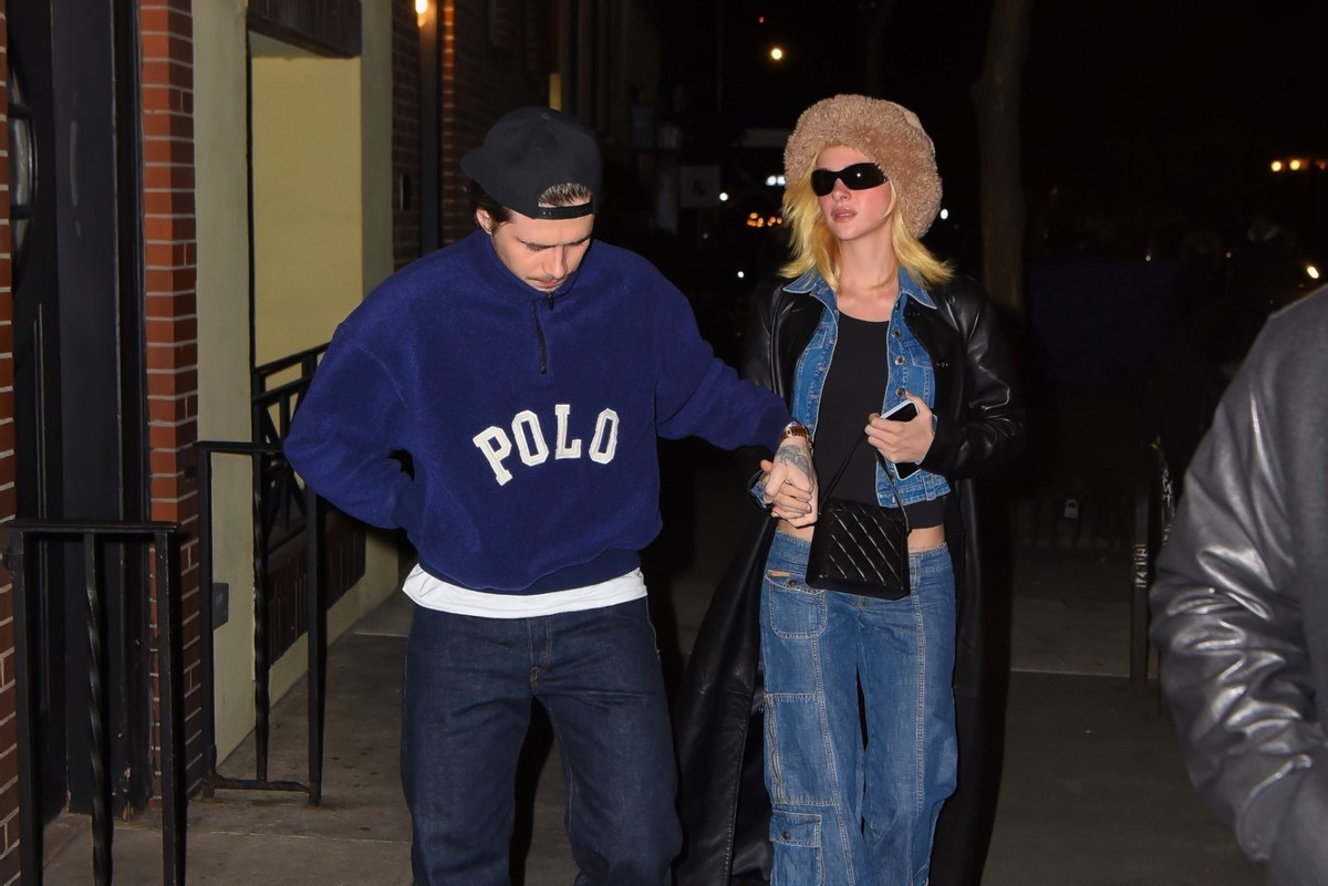 王子文|小贝22岁长子腰杆挺不住很萎靡！未婚妻戴皮草帽似贵妇，腰肢贼细