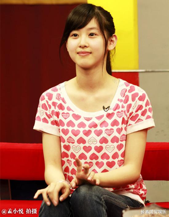 章泽天|章泽天10年前大学素颜旧照曝光，衣着简朴对未来充满憧憬