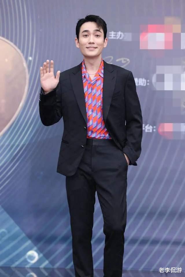 微博之夜红毯：刘亦菲靠脸撑，王一博帅回来，姚晨：我土但我自信