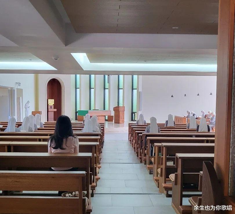 李英爱|李英爱亮相环保时尚活动，状态好到令人惊艳！