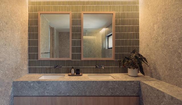 一家4口狠狠心,从三层别墅搬进237的大平层,生活越过越好