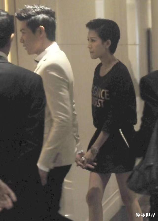 穿衣搭配|陆毅老婆梳大背头太男相!浓妆艳抹却无女人味,走姿霸气太爷们