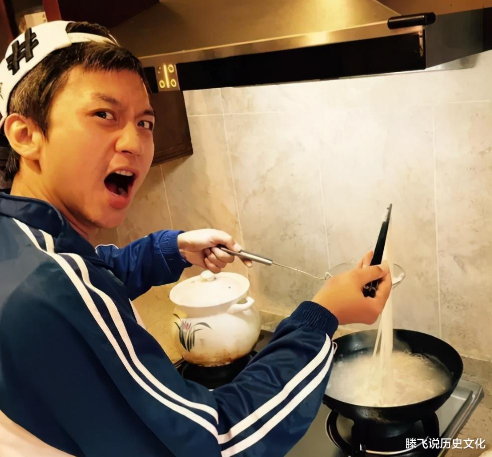 邓超|带你看一下邓超的豪宅,墙壁有点特殊,孙俪在家也像个娘娘