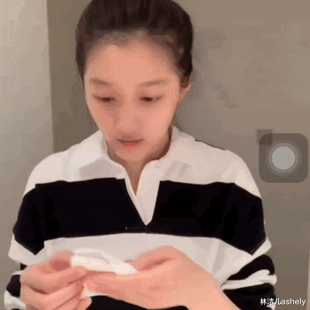曾黎|关晓彤卸妆后年轻5岁,曾黎卸妆前后没差别,娜扎手法太简单粗暴