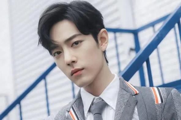 穿衣搭配|肖战评论区沦陷, 他到底说了什么?