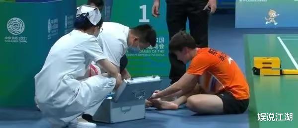 李宁|李宁官方女主播直播间反水，代言人华晨宇跪舔，一句话再惹众怒！