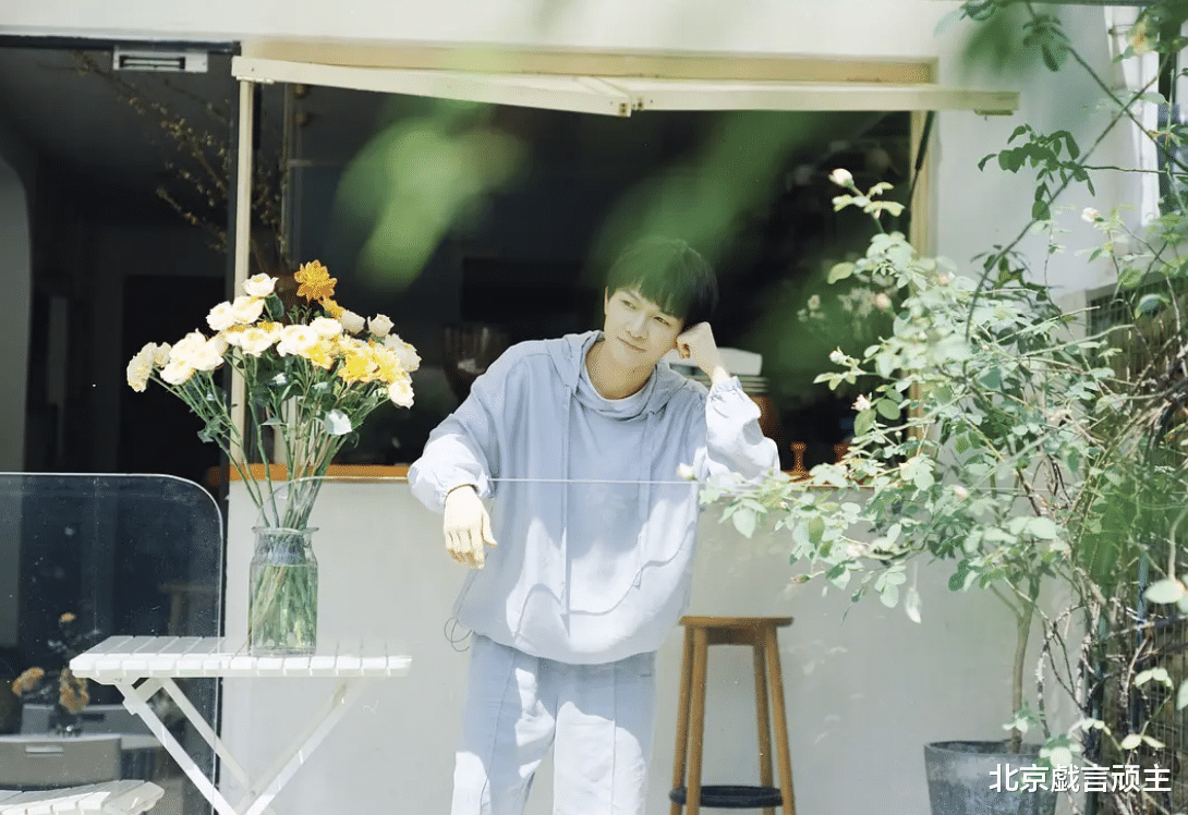 周深|周深频放大招,为睡眠日献唱主题曲,霸榜各大音乐平台,热议不断