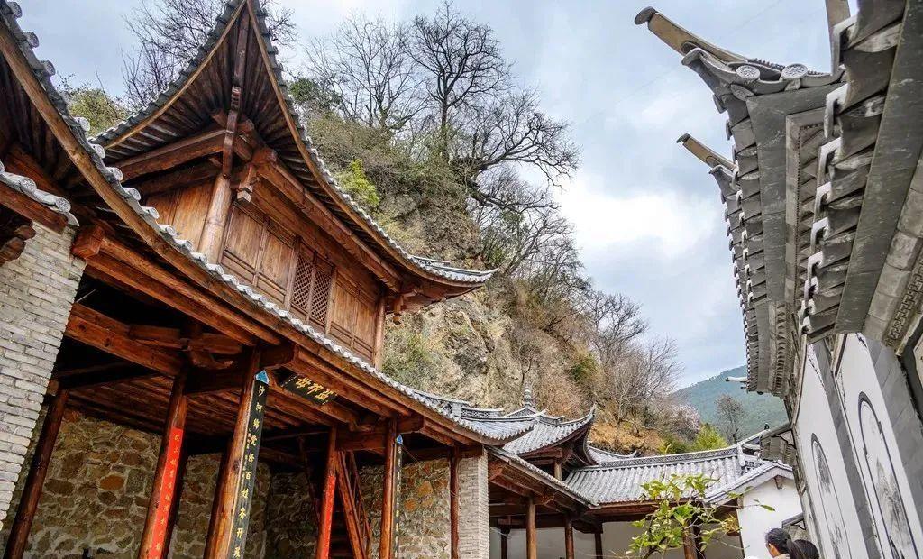 呼伦贝尔|云南山谷的千年古村！因制盐盛极一时，如今仅剩一口明代古井