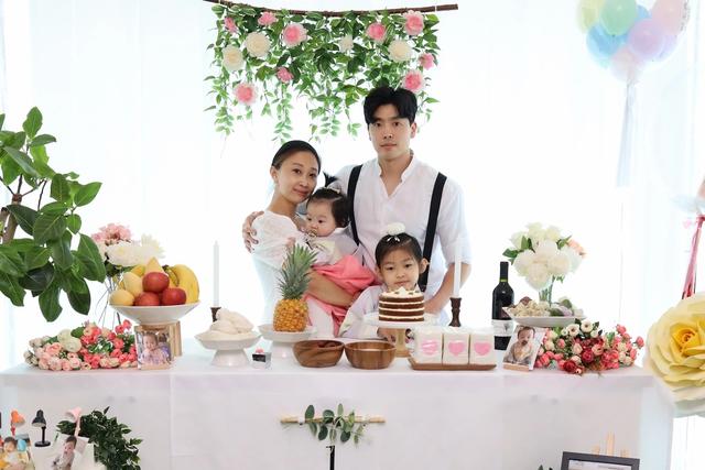 二胎妈妈晒出家居照,因阳台布置而走红,网友:有娃一定跟着学!