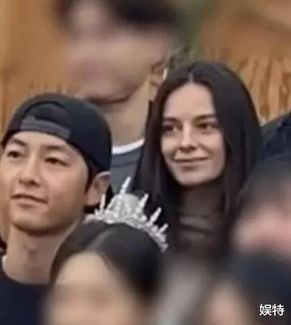 宋仲基|宋仲基官宣再婚当爸，妻子举家搬到韩国准备分娩，孕肚照首曝光