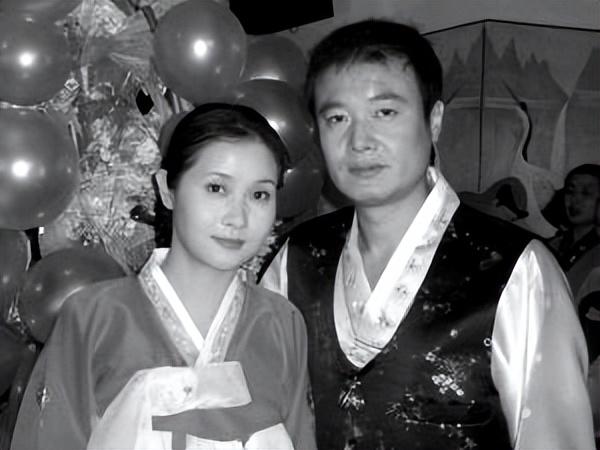 孙松|演员孙松:36岁结婚,婚后23年无儿无女,成母亲韩颖最大的遗憾