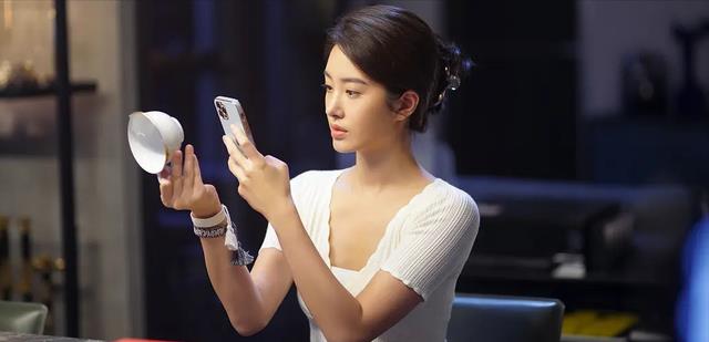 欢乐颂3:看到9个女孩遭受职场性骚扰,才明白露西为何要装白富美