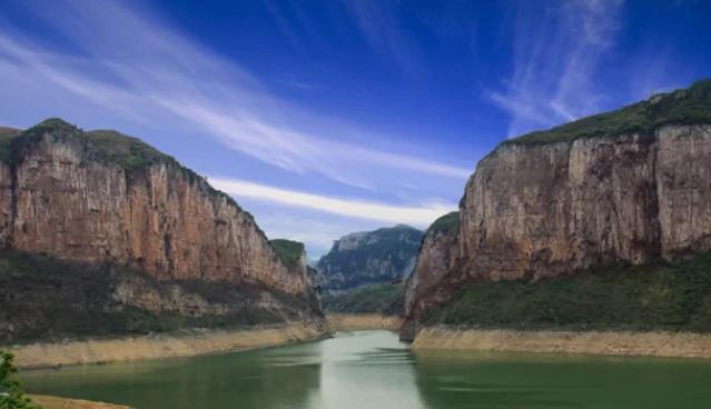 西双版纳|湖水清澈,倒影沉碧!贵州一景区,以百里画廊命名,藏着一水电站