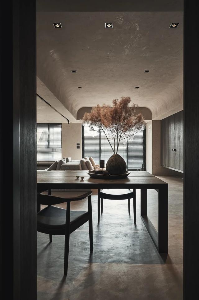 120㎡极简朴素,淡淡的水泥灰,自然禅意的生活空间