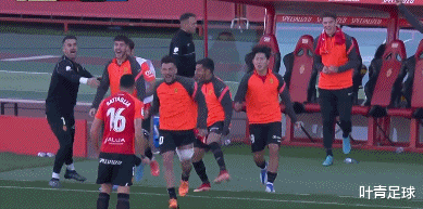 西甲|1-0！西甲大冷：倒数第3掀翻卫冕冠军，逃离降级区，球员哭了