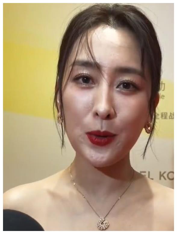 金鸡奖幕后：8位女星真实样貌曝光，高圆圆老态明显，杨颖痘痘肌