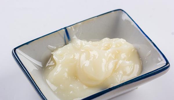 香脆可口的猪油渣,中老年人能不能吃?猪油真是“血管杀手”吗?