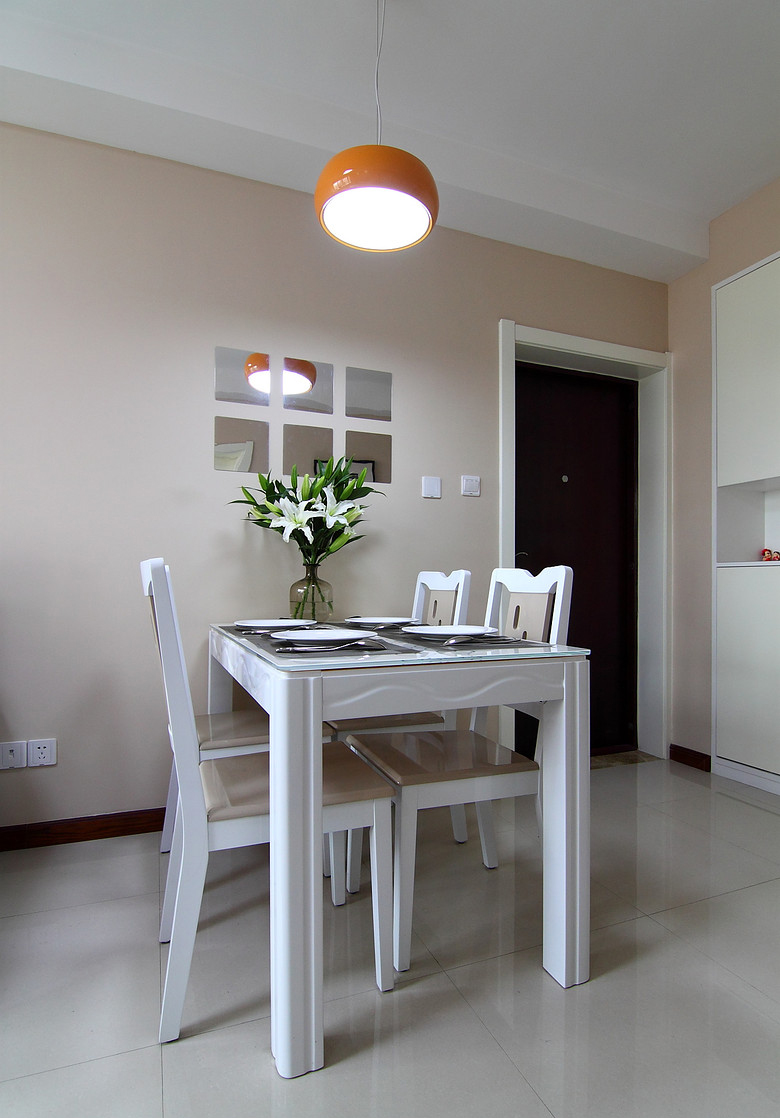 老公有洁癖，装修完我推开门一看，竟发现厨房装的是隐形橱柜！