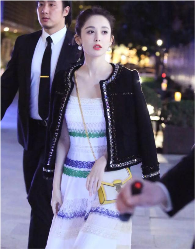 霍思燕 活在“美颜”里的你,底妆是否真的干净?其实关掉美颜后,妆容“尴尬”到影响颜值