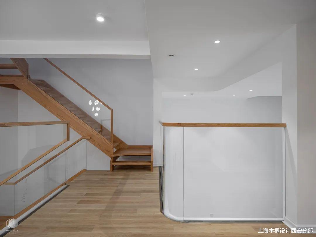 全屋楼梯都改建了,253㎡的房子仿佛会“呼吸”