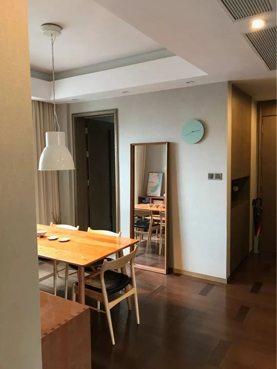 简约风紧凑小户型,精致硬装搭配原木家具,清新明亮不缺温馨