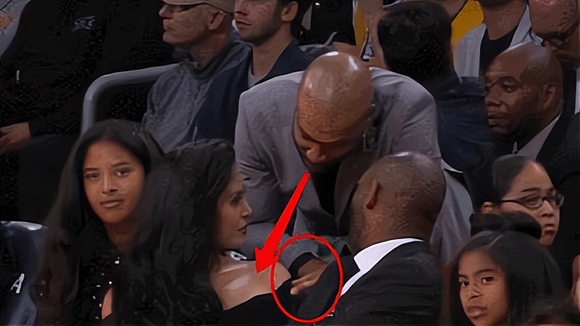 瓦妮莎|40岁瓦妮莎愈发圆润丰腴,五官却格外精致!难怪马龙们会暗怀心思