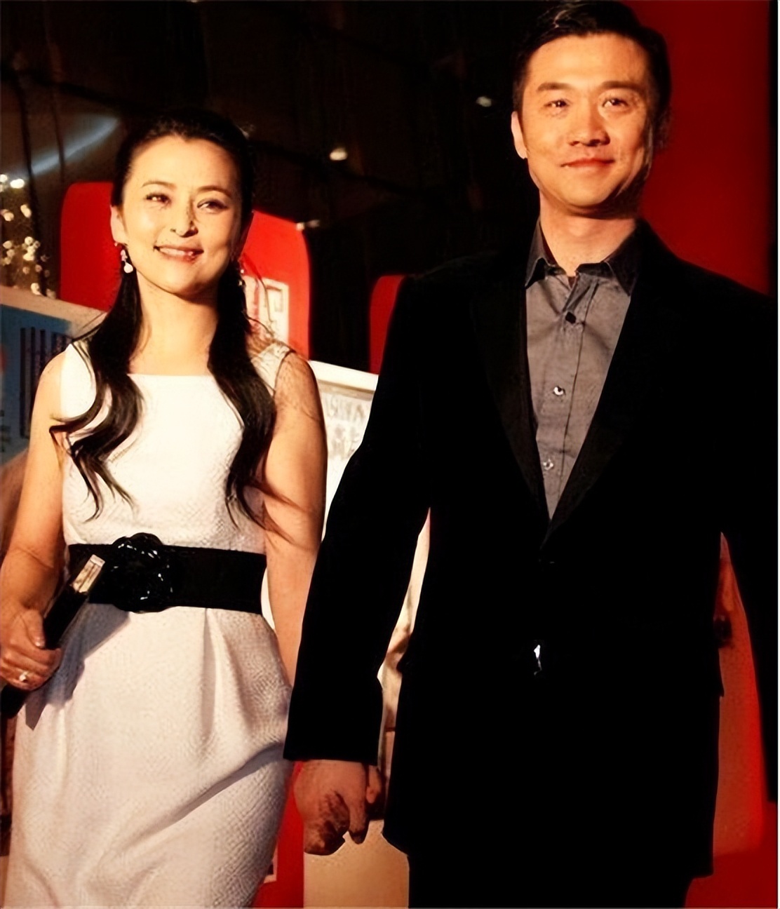 黄志忠|黄志忠何音离婚11年后，一个婚姻幸福，一个孤苦伶仃