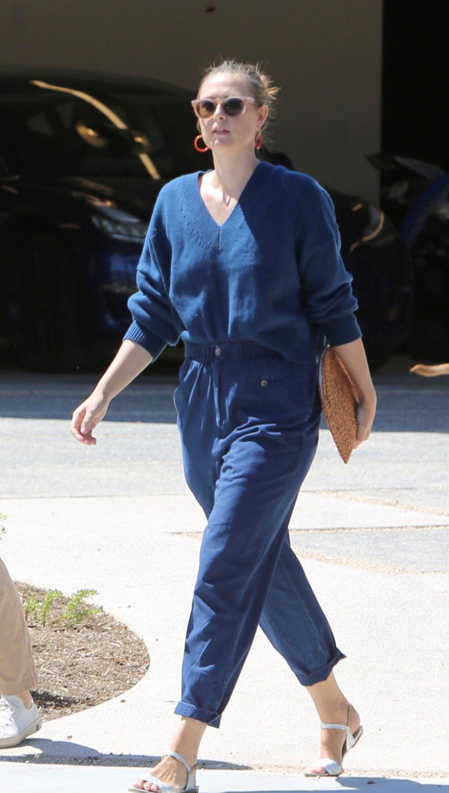 莎拉波娃|莎拉波娃近照曝光！与大8岁英国贵族未婚夫现身，身材臃肿像大妈