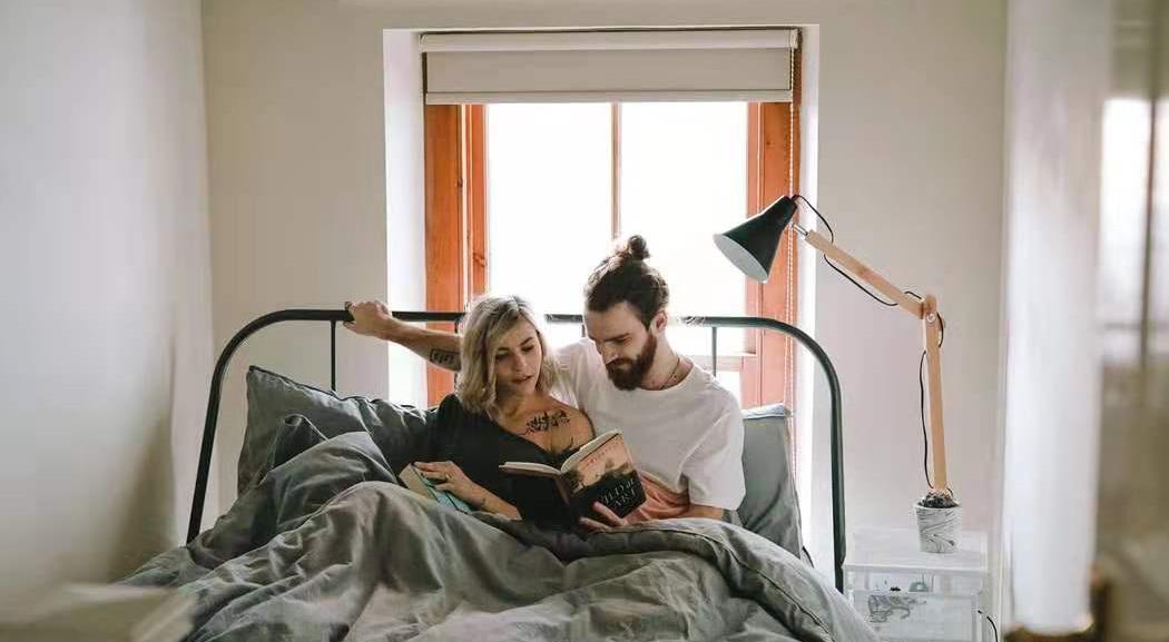 |一个40岁女人的含泪倾诉：与25岁小鲜肉谈恋爱，让我有苦难言