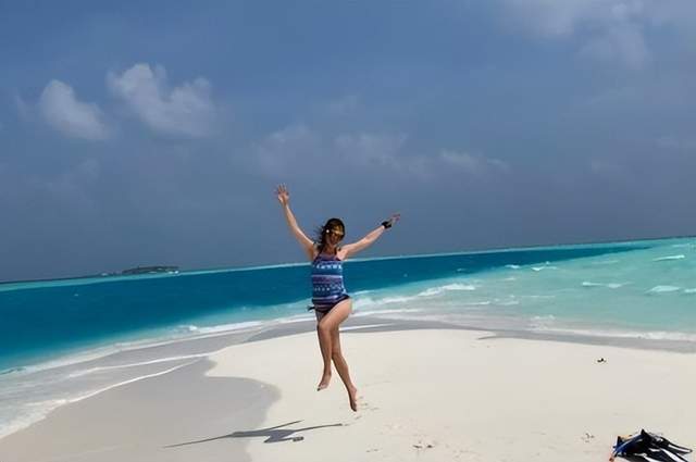 反派|反派“专业户”，嫁豪门退圈生一对双胞胎，44岁竟然活得如此精彩