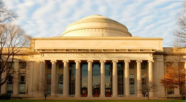 李颖|女富豪李颖:马云亲自请她“出山”,身价百亿,却至今未嫁