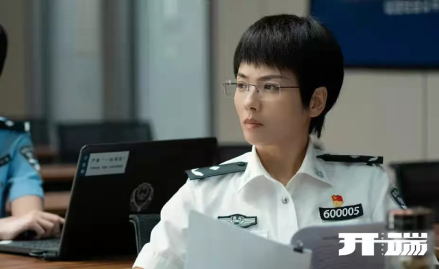 白敬亭|刘涛新剧被骂惨,造型灾难老土演技大翻车,网友嘲笑全靠“装”