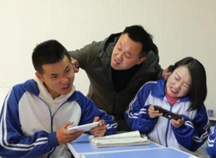 穿衣搭配|要“凉凉”了，非师范生或将取消从教资格？师范生的出路来了