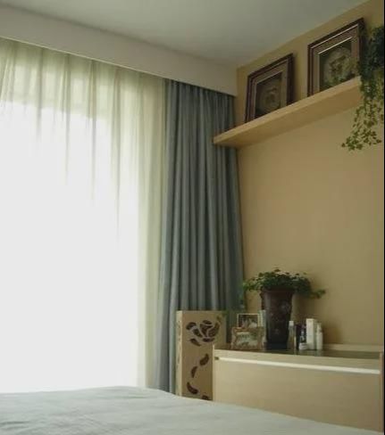 头次见有人窗户不装窗帘杆，学她家这么设计，省钱又好看