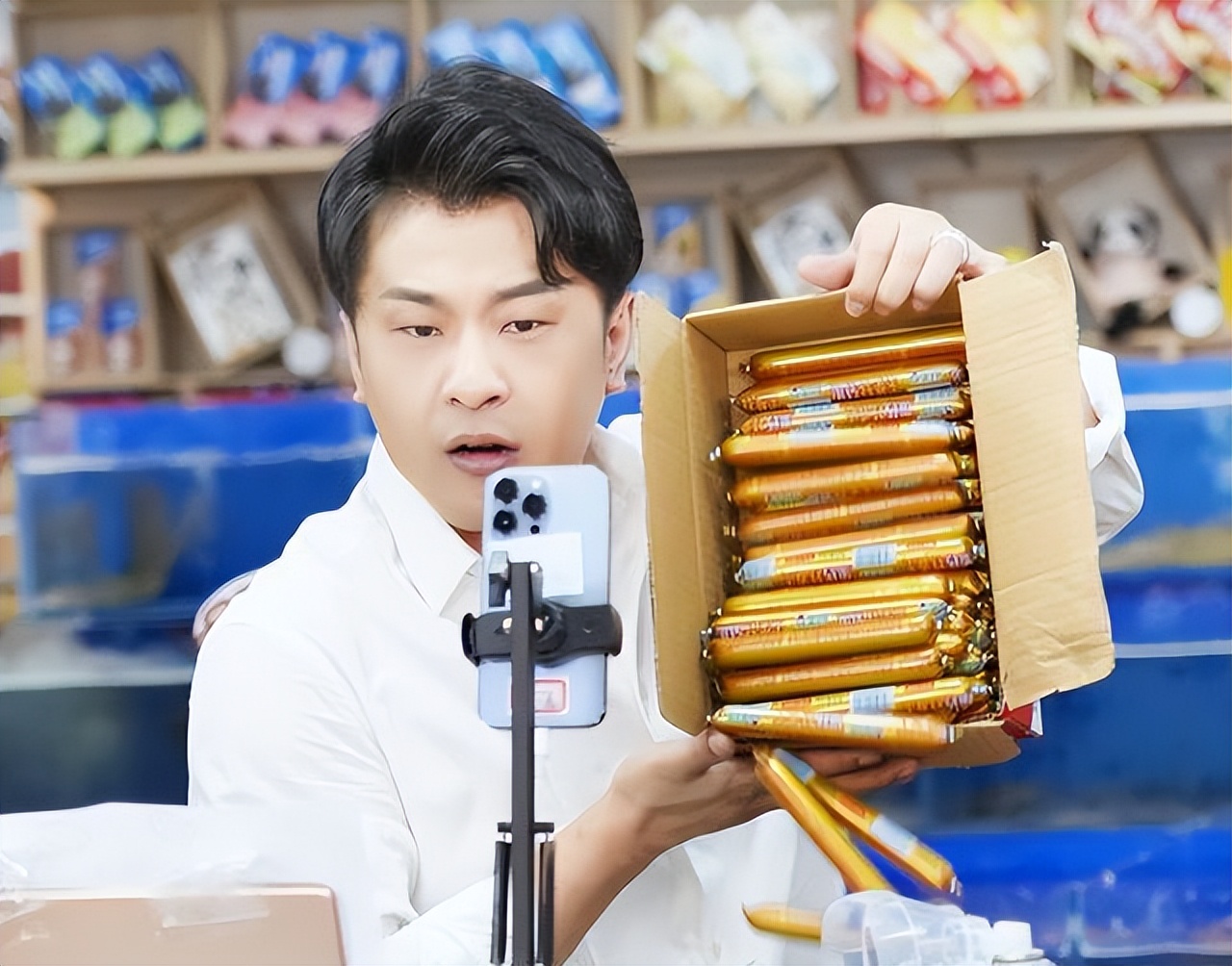 王家卫|辛巴怒怼平台：我拼尽一切，你却背后搞我。这是要和快手决裂？