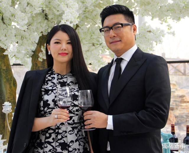 王岳伦|王岳伦在英国逛街！13岁王诗龄身高已近178cm，父女同框关系好