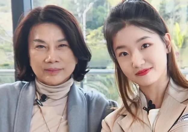 董明珠|曝“董明珠秘书”孟羽童被解雇，带货能力差，网友：只想看你跳舞