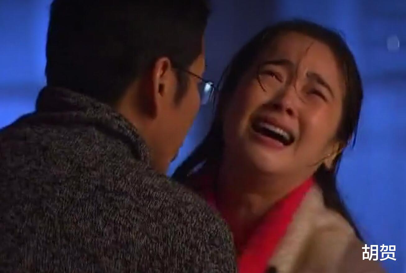 娟子|重温《中国式离婚》：才懂娟子雨中的献身，是对晓枫婚姻最狠试探