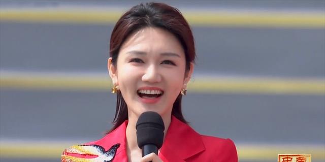 央视|央视五一晚会4人主持团抢眼,文体明星带热度,芒果元素闪耀舞台