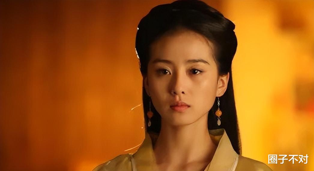 白嘉轩|明明一脸苦情相，非要尬演活泼少女，这8位女星被嘲一点都不冤